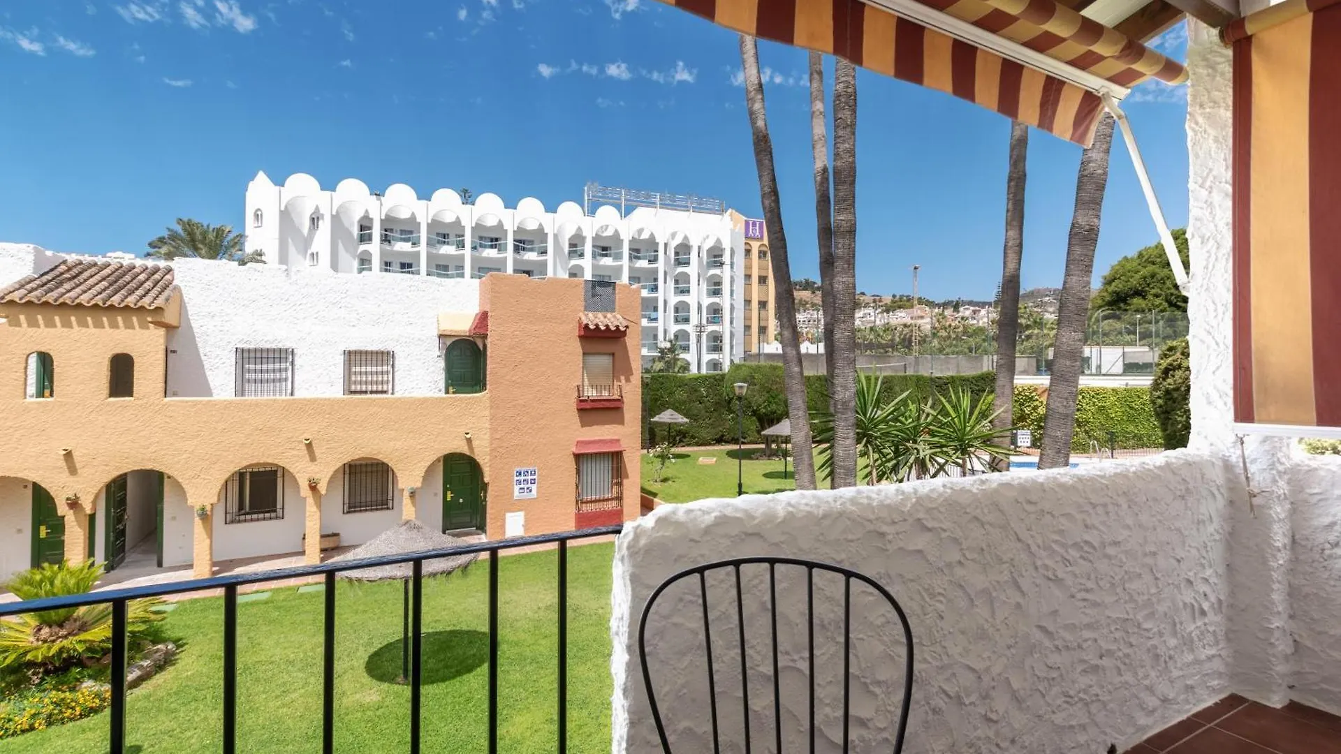 Renovated Apartment On Beachside With Pool Nerja Spanien