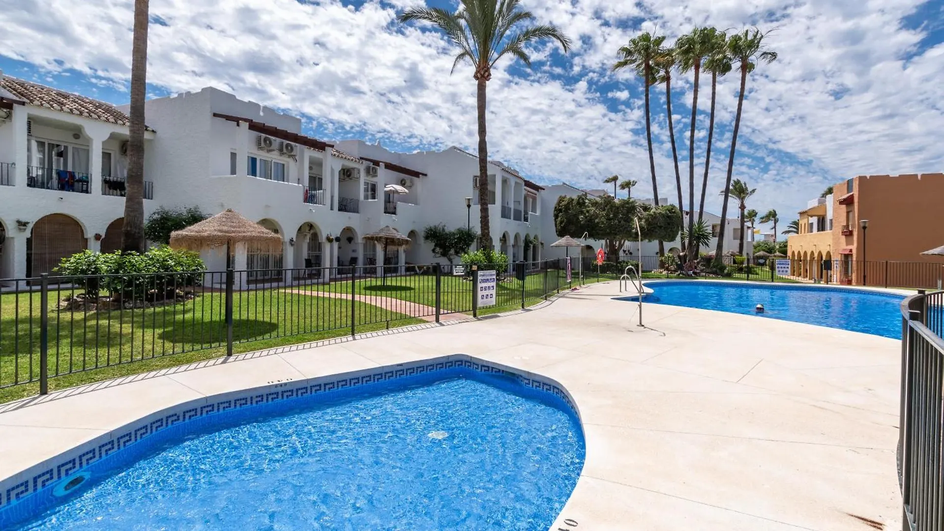 Renovated Apartment On Beachside With Pool Nerja