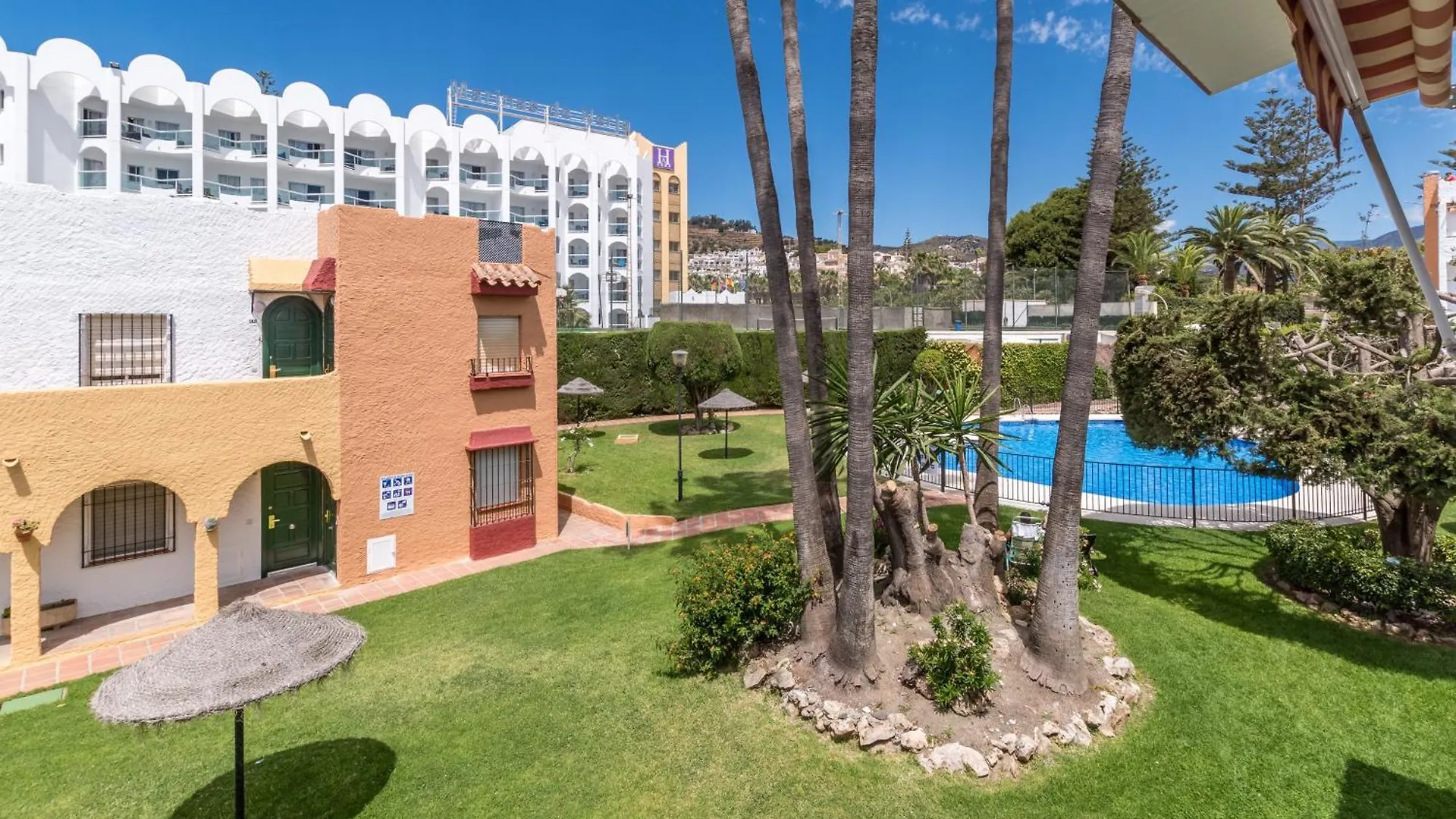 Renovated Apartment On Beachside With Pool Nerja 0*,  Spanien