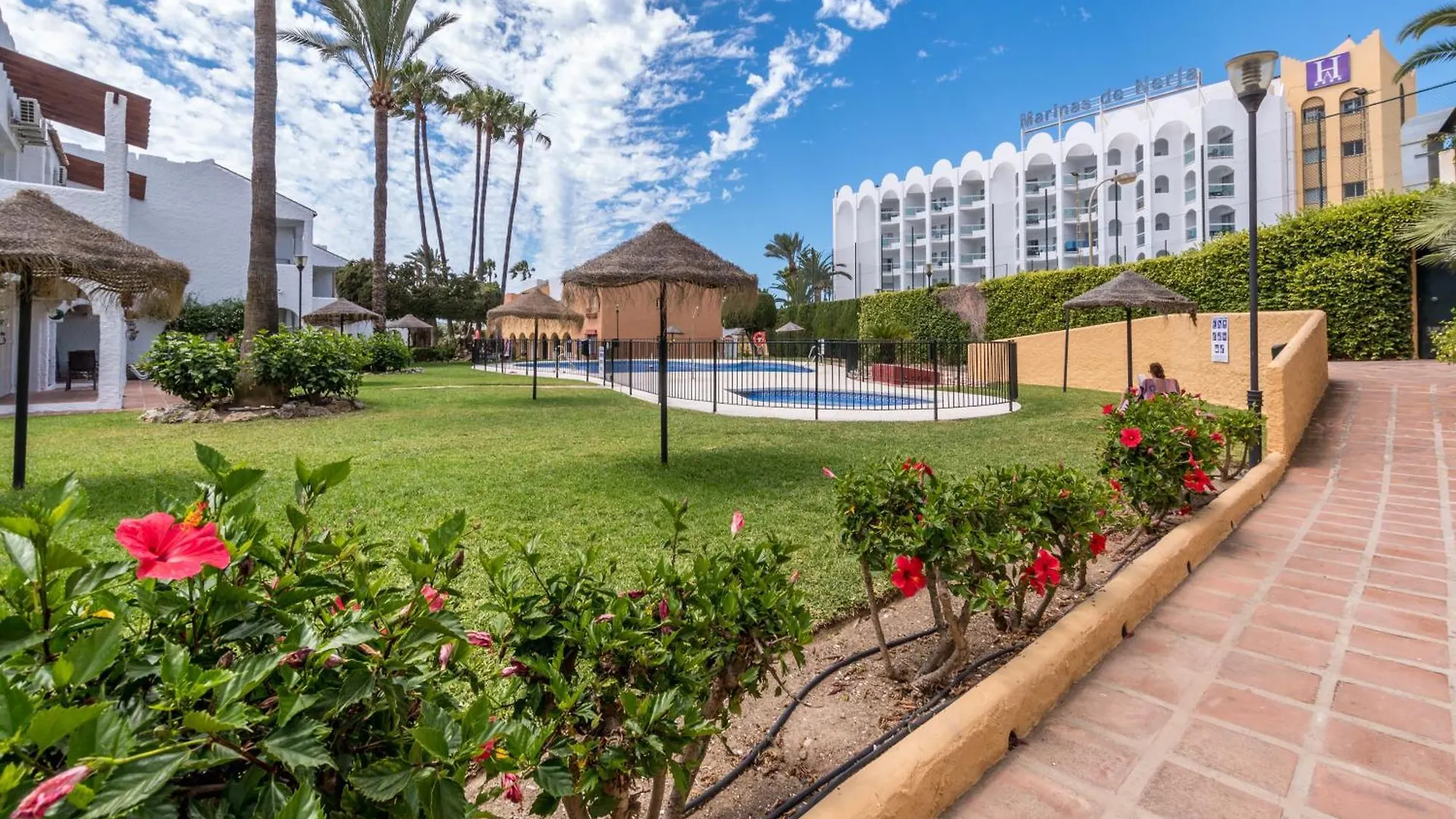 Renovated Apartment On Beachside With Pool Nerja